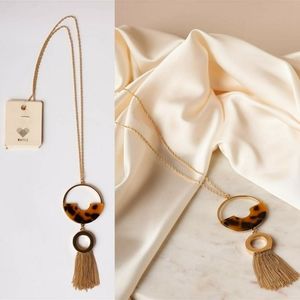 Lily Circle Tassel Gold Necklace (Brown)